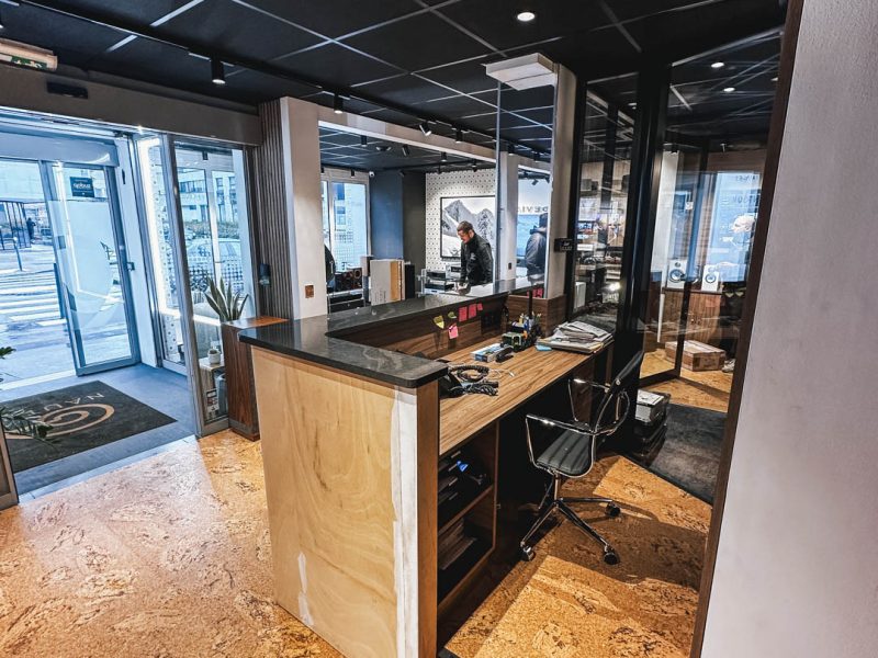 nautile-store-annecy-son-image-domotique- cinema-amenagement-local-professionnel-boutique-bois (3)