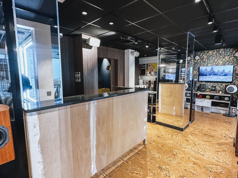 nautile-store-annecy-son-image-domotique- cinema-amenagement-local-professionnel-boutique-bois (4)