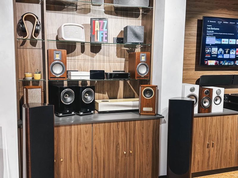 nautile-store-annecy-son-image-domotique- cinema-amenagement-local-professionnel-boutique-bois (5)